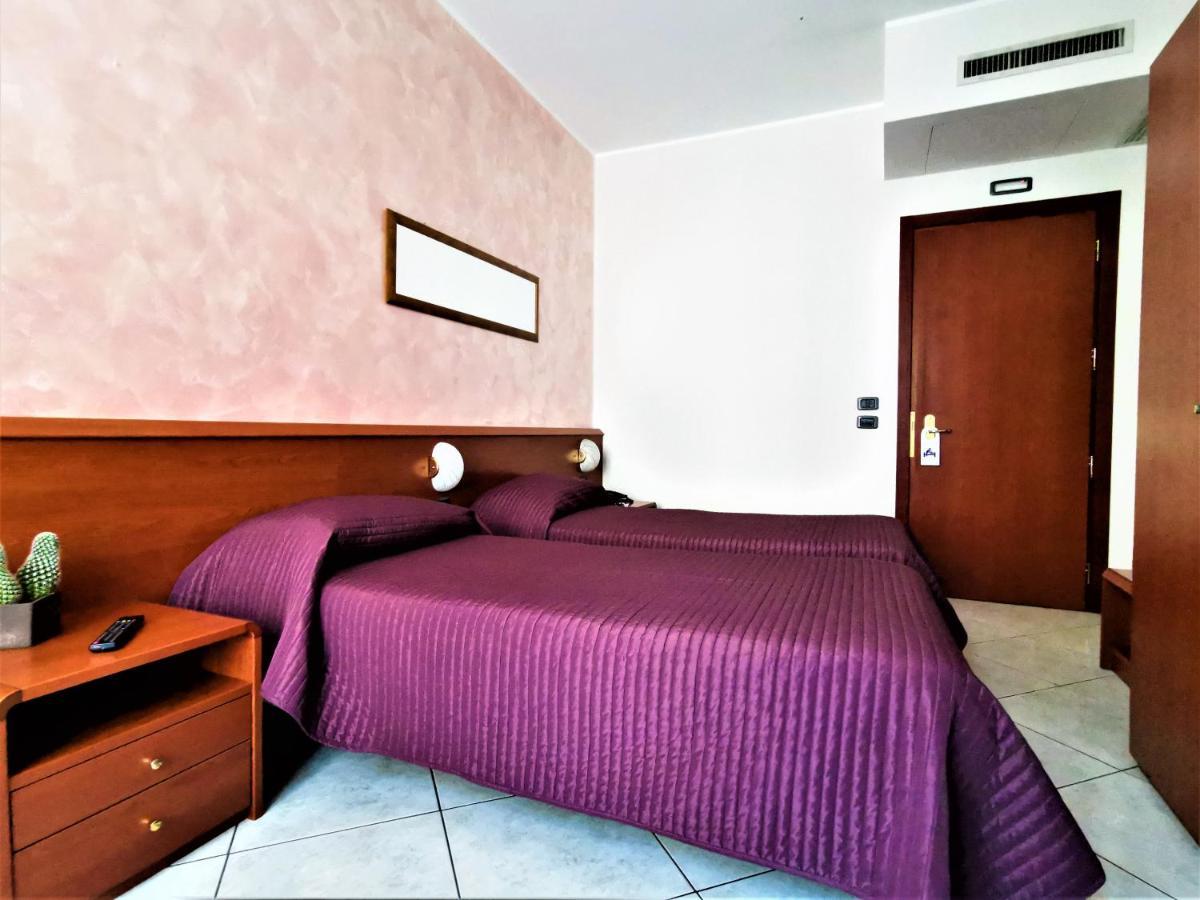Hotel Venini Милан Экстерьер фото