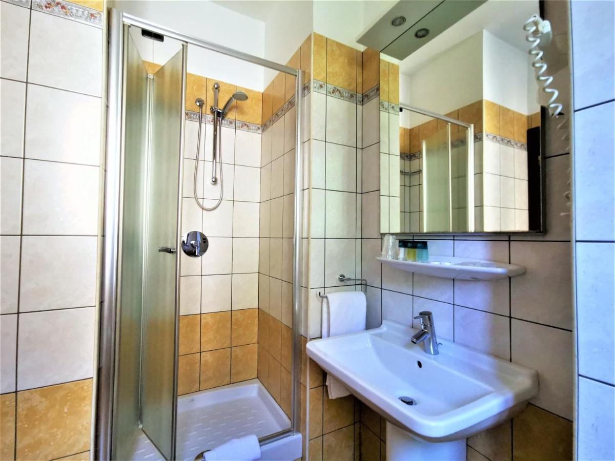 Hotel Venini Милан Экстерьер фото