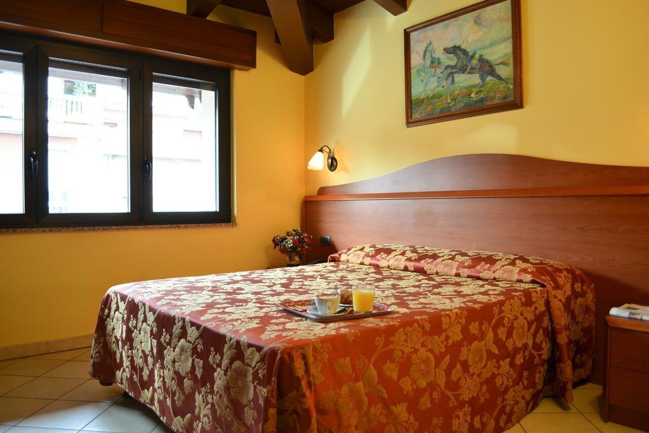 Hotel Venini Милан Экстерьер фото