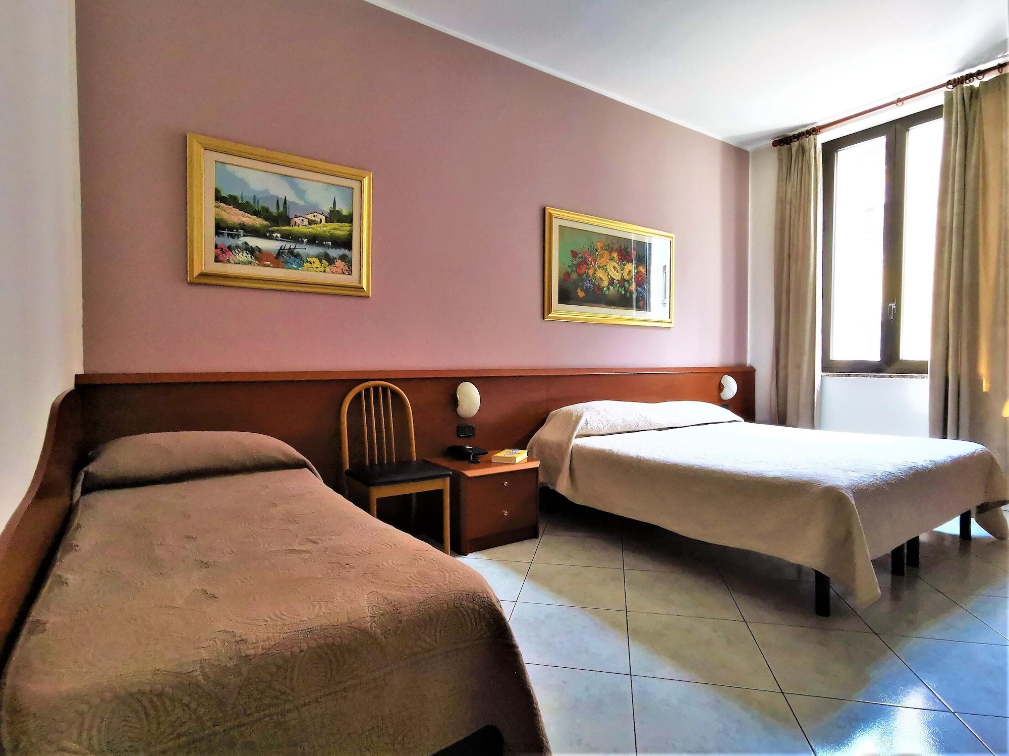 Hotel Venini Милан Экстерьер фото