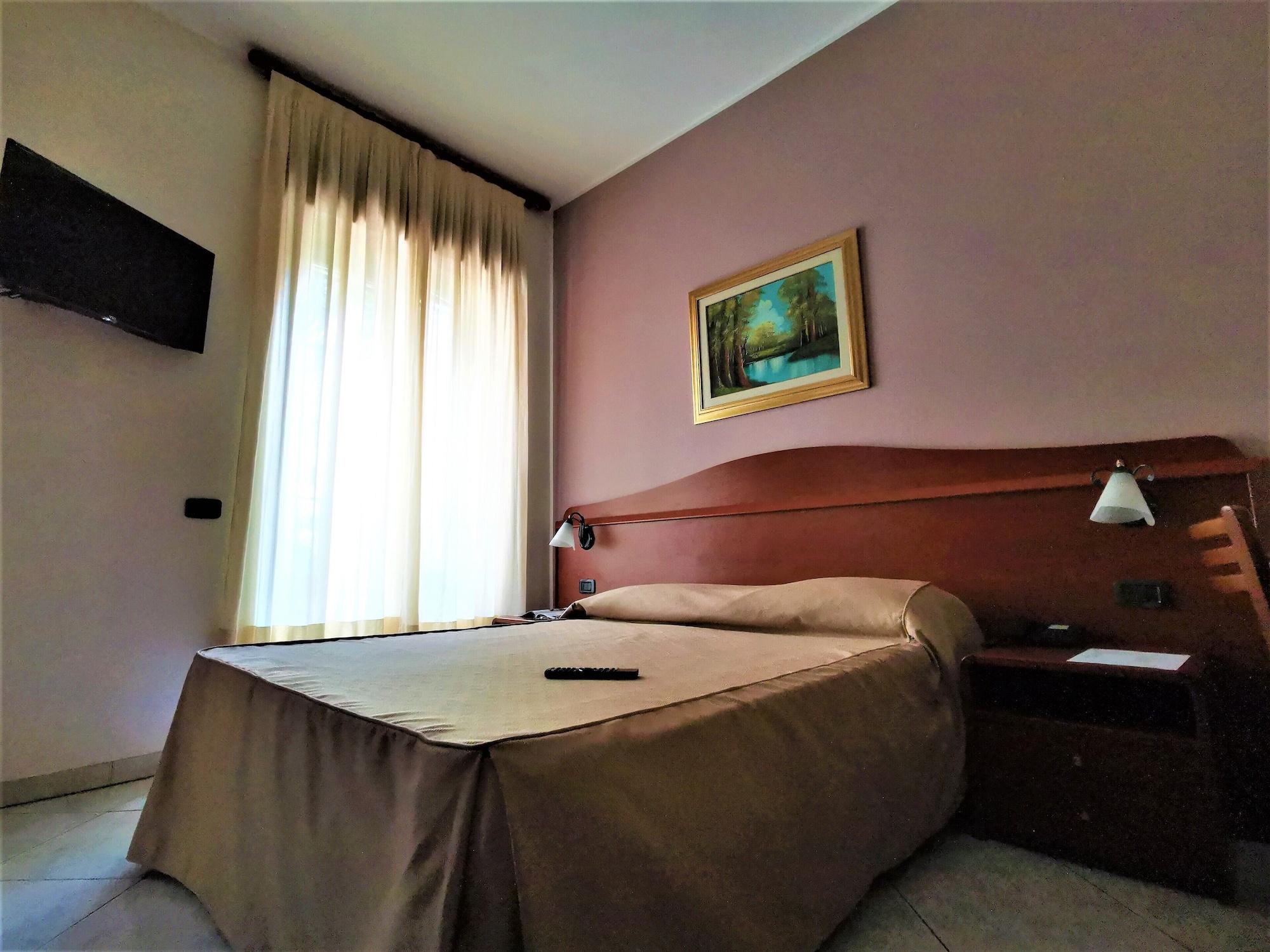 Hotel Venini Милан Экстерьер фото