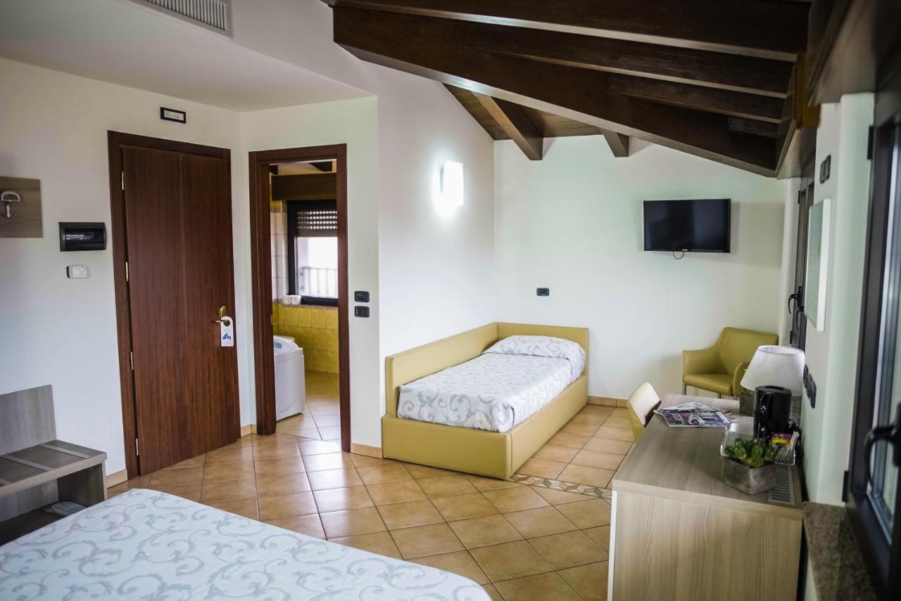 Hotel Venini Милан Экстерьер фото